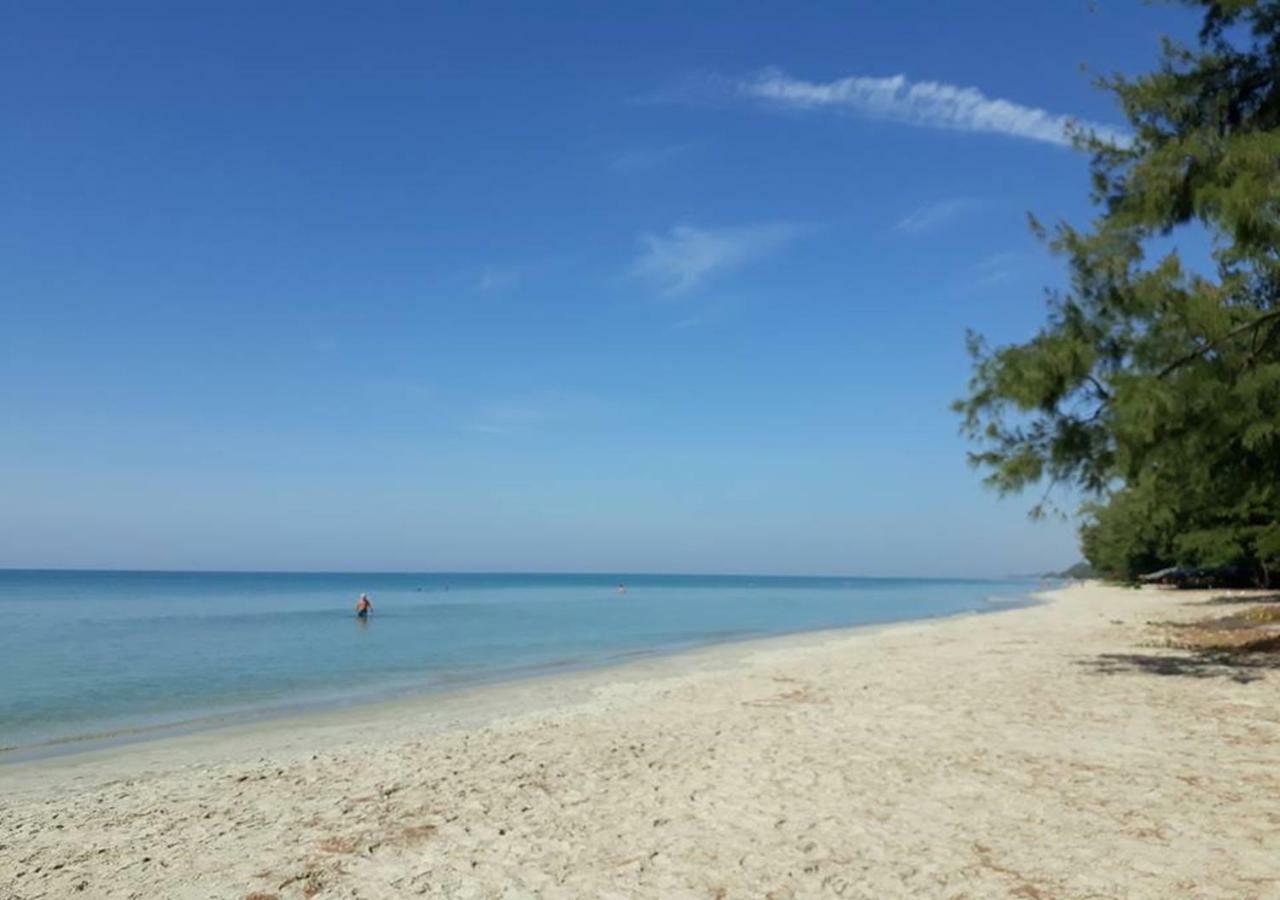 Mae Rampung Beach House Pool Villa 라용 외부 사진